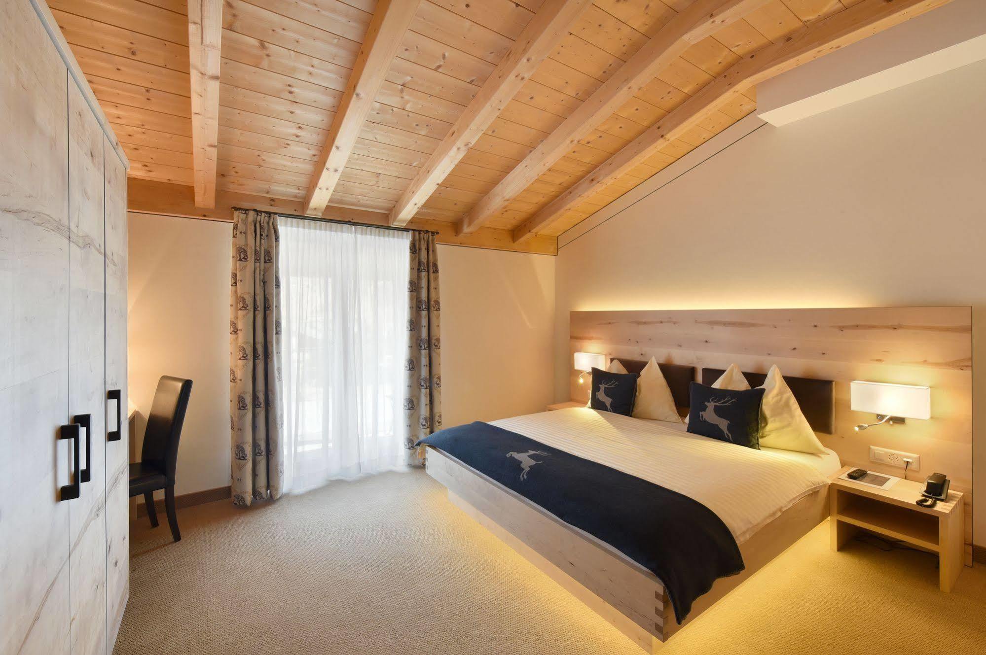 Hotel Cervo Sils Maria Exteriör bild